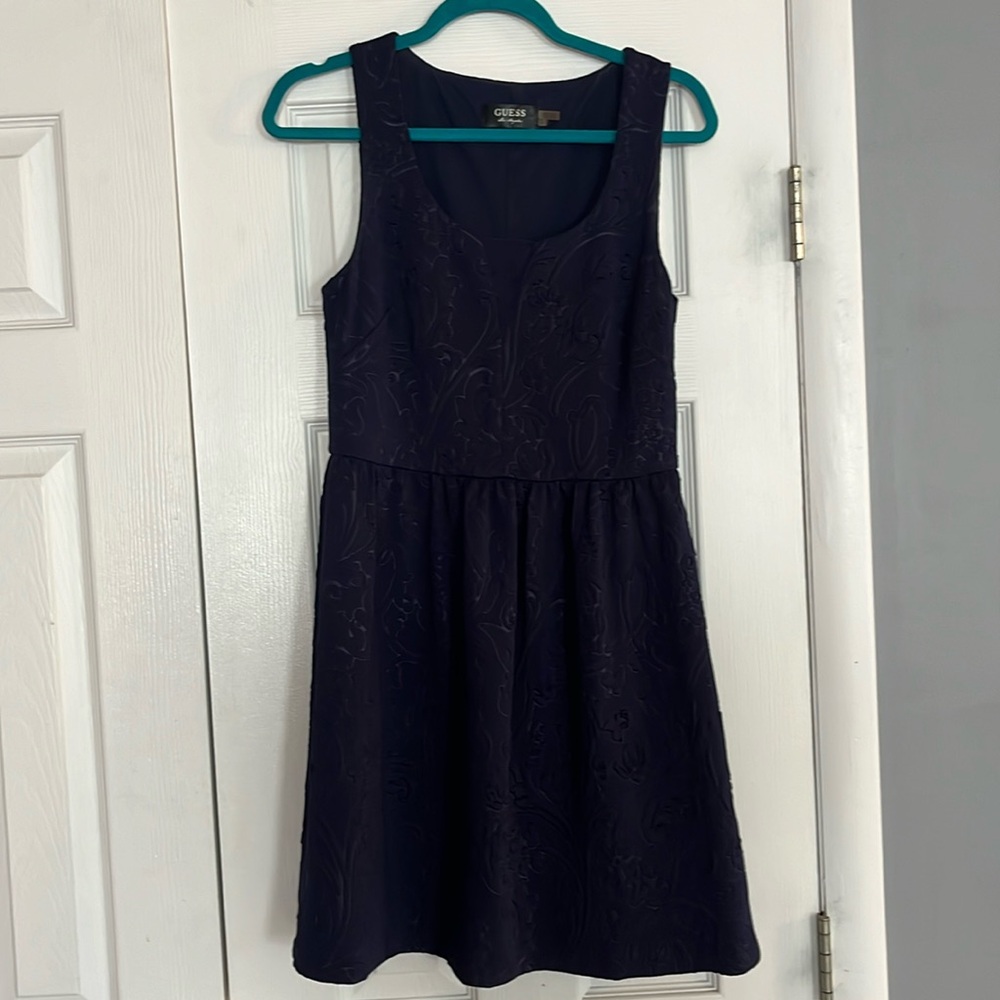 Guess navy blue jacquard floral print and mesh v neck. Women’s size 8